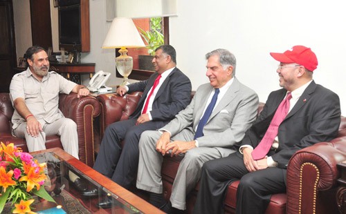the ceo, airasia, tony fernandes meeting the union minister for commerce & industry, anand sharma