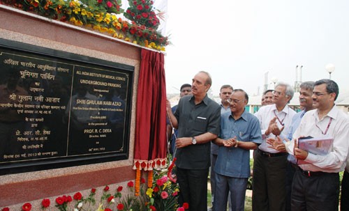 ghulam nabi azad unveiling the plaque to inaugurate the three level underground parking at aiims