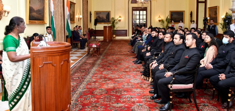 president meets officer trainees of 2021 batch of the indian foreign service