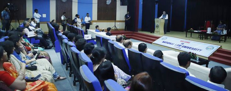 vice president interacts with students at national law university