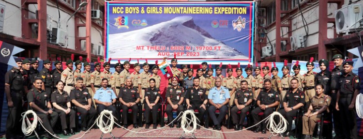 ncc cadets leave for mountaineering