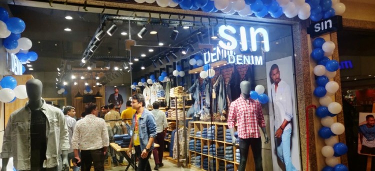 sinn denim clothes in the youth attraction