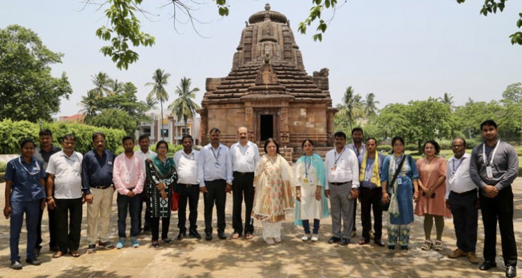 visited the ancient raja rani temple at bhubaneswar odisha