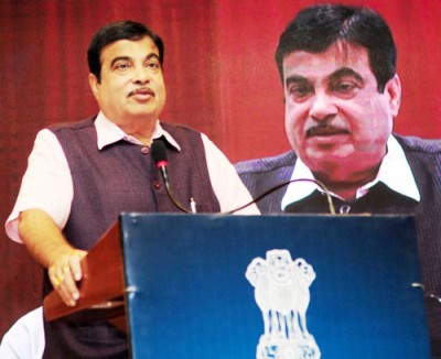 nitin gadkari addressing at the workshop on industries issues on road safety