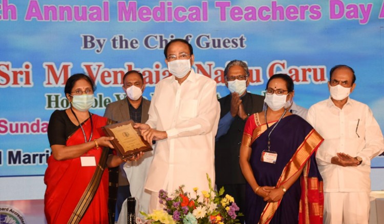 m. venkaiah naidu at the 11th annual medical teachers' day awards