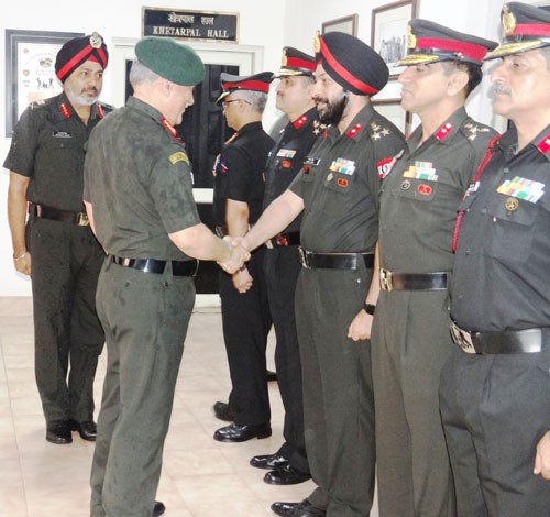 general bipin rawat met the army personnel