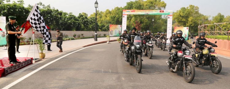 lt gen bs raju flagged off motorbike campaign starts from delhi to war memorial dras