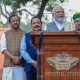 'देश ने नकारात्मकता को खारिज किया'