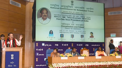 venkaiah naidu delivering the foundation day lecture