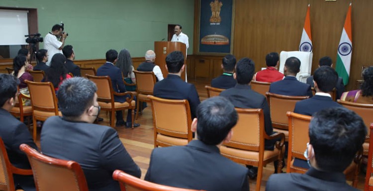 iis of 2018 and 2019 batch met the vice president