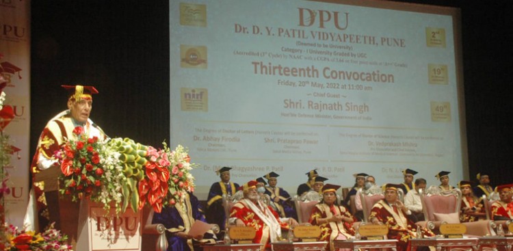 convocation of students of dr dy patil vidyapeeth pune