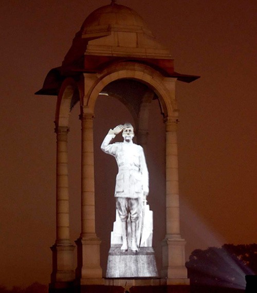 hologram statue of netaji unveiled at india gate