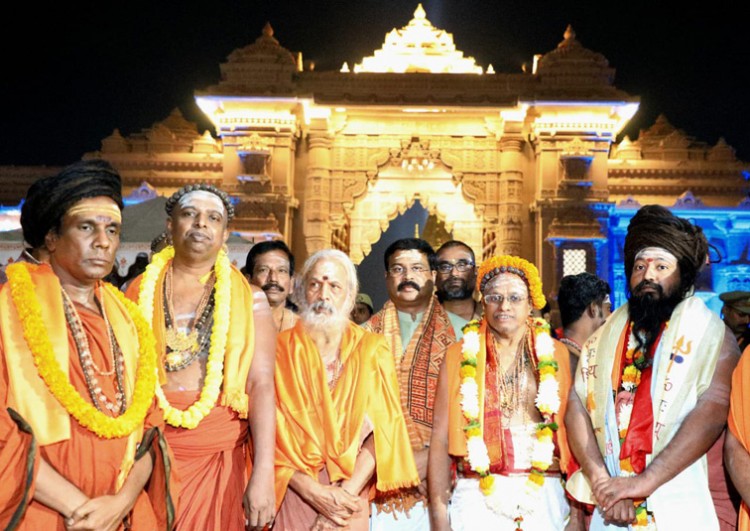 shaiv mathadhish reached the court of kashi vishwanath