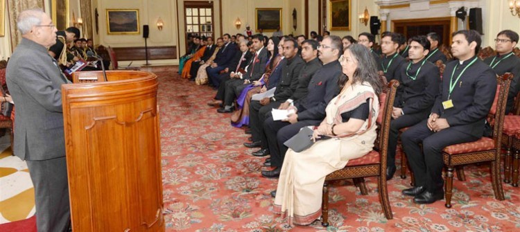 president pranab mukherjee met the trainee