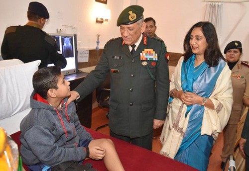 general bipin puri visits in army medical corps center and college