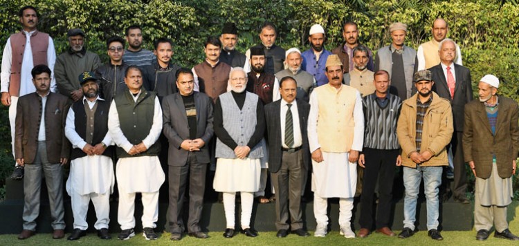 narendra modi with the newly elected sarpanches of panchayats from jammu and kashmir