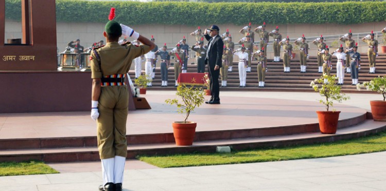 tributes paid to the martyrs at the national war memorial