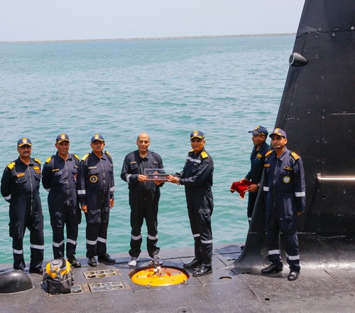 defense minister's sea voyage on ins khanderi