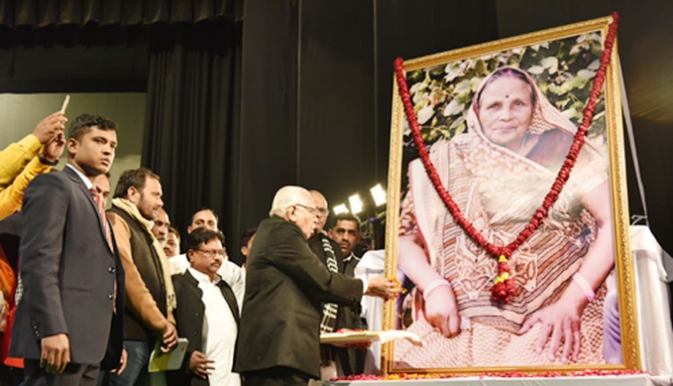 tribute to brajesh pathak's mother kamla pathak