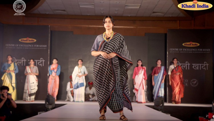 khadi exhibition and fashion show of khadi india in gandhinagar