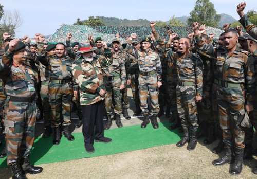prime minister celebrated diwali with soldiers