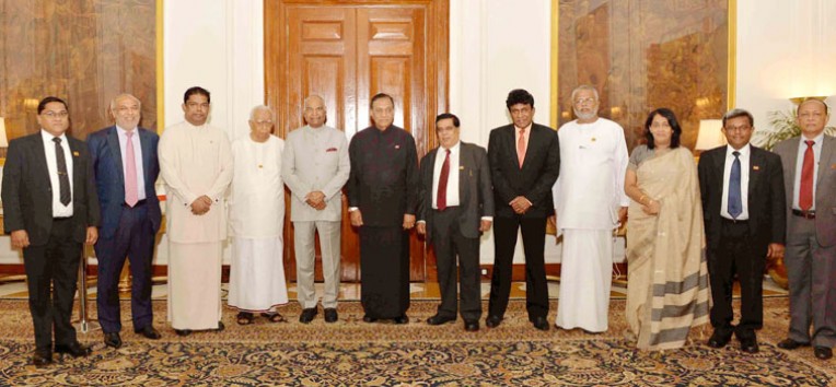 श्रीलंकाई संसद के प्रतिनिधि राष्ट्रपति से मिले