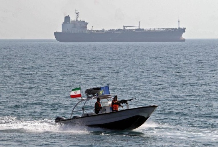 ईरान में यूएई का जहाज जब्त