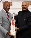 क्रिकेटर ब्रायन लारा राष्ट्रपति से मिले
