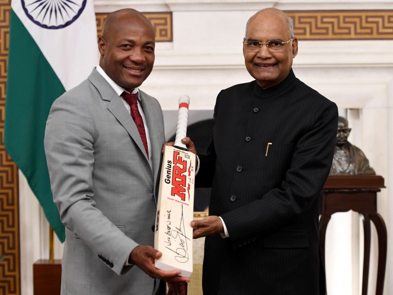 क्रिकेटर ब्रायन लारा राष्ट्रपति से मिले