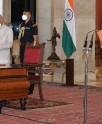 राष्ट्रपति ने जीसी मुर्मू को शपथ दिलाई