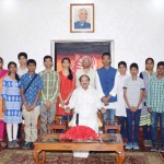 कर्नाटक के छात्र उपराष्ट्रपति से ‌मिले