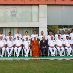 नौसेना कमांडरों के साथ रक्षामंत्री