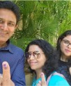 कुंबले ने परिवार के साथ किया मतदान