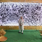 मणिपुर में प्रदर्शनी में मोदी