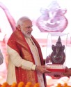 प्रधानमंत्री को योगी ने दिया स्मृति चिन्ह