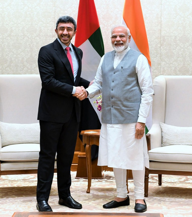 यूएई के विदेश मंत्री नरेंद्र मोदी से मिले