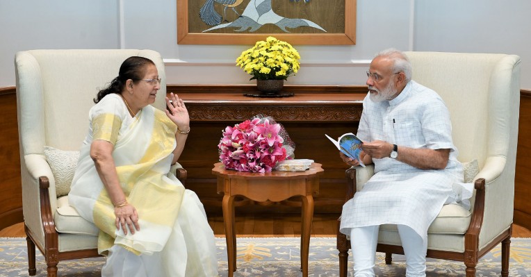 सुमित्रा महाजन प्रधानमंत्री से मिलीं
