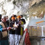 श्रीअमरनाथ गुफा में पूजा-अर्चना