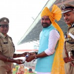 गृह राज्यमंत्री ने पुलिस पदक प्रदान किए