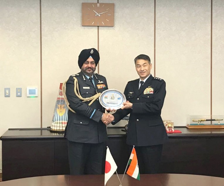 जापानी सेना प्रमुख से मिले धनोआ