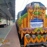 रेलवे ने बांग्लादेश को सौंपे इंजन