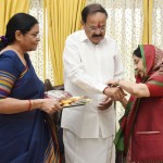 सुषमा स्वराज ने वेंकैया को राखी बांधी
