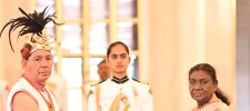 राष्ट्रपति को राजदूतों ने परिचय पत्र सौंपे राष्ट्रपति को राजदूतों ने परिचय पत्र सौंपे