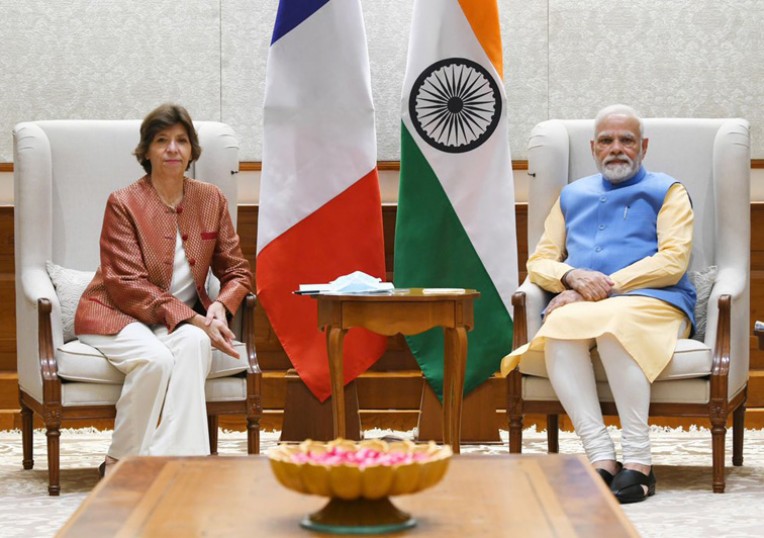 फ्रांस की मंत्री प्रधानमंत्री से मिलीं