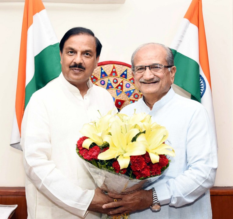 राज्यमंत्री से मिले गुजरात के मंत्री